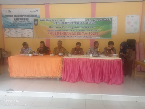 Bhabinkamtibmas Polsek Lais Hadiri Musrenbangdes 2025 Dan Penetapan RKPDES 2024 Tanjung Aur