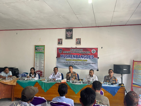 Kapolsek Ketahun Sambang Desa Gunung Payung Dalam Rangka Cooling System Situasi Kamtibmas