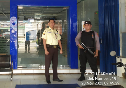 Cegah Gangguan Kamtibmas, Personil Polsek Ketahun PAM Obvit Bank BRI