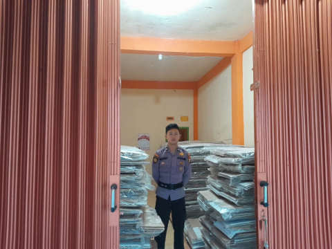 Satgas Preventif Operasi OMB Polres Kaur Tingkatkan Pengamanan di Gudang Logistik 1 KPU