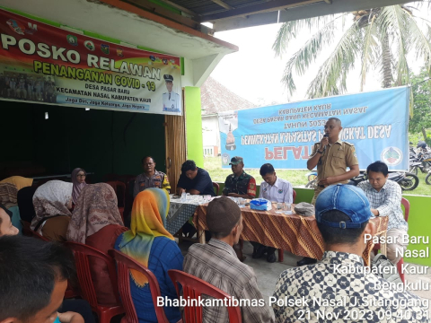 Bhabinkamtibmas Menghadiri MusDes Penyusunan RKPDesa Tahun 2024 di Desa Pasar Baru 