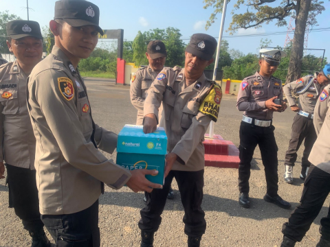 Awali Tugas dengan Sedekah, Personel Polsek Ketahun Sisihkan Rezekinya Melalui Kotak Amal
