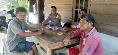 Melalui Program Cooling System, Bhabinkamtibmas Sampaikan Pesan Kamtibmas Kepada Warga 