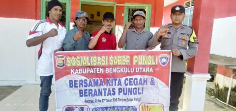 Bhabinkamtibmas Polsek Ketahun Sosialisasi Saber Pungli di Desa Melati Harjo 
