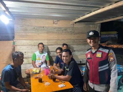 Natal dan Tahun Baru Kapolsek Batik Nau Berserta Personel Intensifkan Patroli Malam