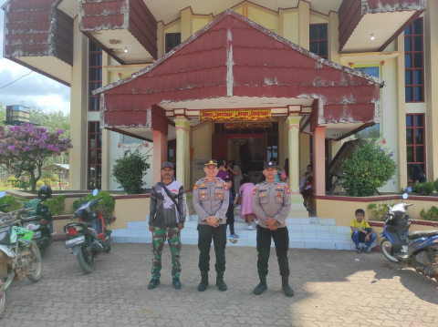 Pastikan Ibadah Natal Berjalan Aman, Polsek Ketahun Lakukan Patroli dan Pengamanan
