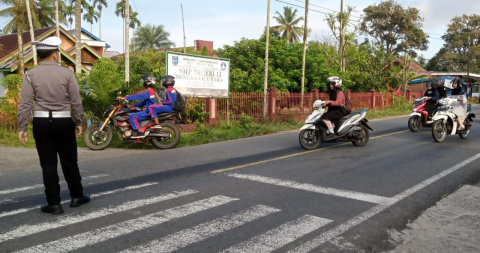 Rutin Gatur Lalin Pagi, Ciptakan Kelancaran Lalu Lintas di Wilkum Polsek Ketahun