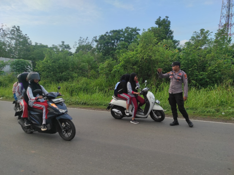 Melalui Morning Traffic Control Polsek Ketahun Memberikan Pelayanan Lalu Lintas Kepada Masyarakat