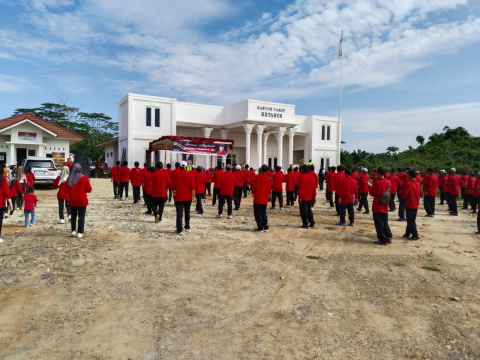Polsek Ketahun Hadiri Kegiatan Senam Aspirasi Bersama di Halaman Kantor Camat Ketahun