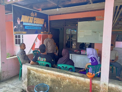 Polsek Padang Ulak Tanding Melaksanakan Jumat Curhat Sampaikan Pesan Kamtibmas 