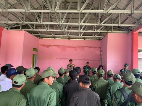 Kapolsek Batik Nau Beri Himbauan Kamtibmas Kepada Linmas Desa