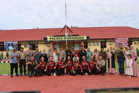 Polres Mukomuko Lepas Pemberangkatan 16 Casis Diktuba Polri Gelombang 1 TA 2024