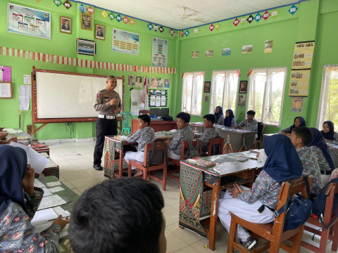Polisi Sahabat Anak dan Police Goes To School Sat Lantas Polres Mukomuko Sosialisai di Sekolah