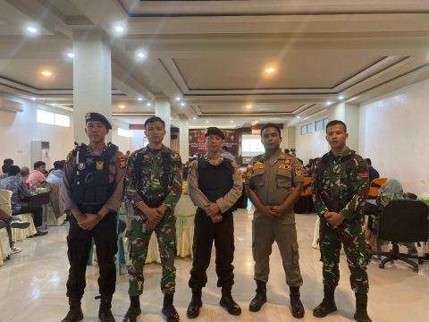 Sinergitas TNI-Polri Amankan Rapat Pleno Terbuka KPU Kabupaten Mukomuko