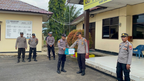 Berbagi, Polsek Ketahun Gelar Gerakan Sedekah Bersama 