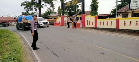 Morning Traffic Control Polsek Ketahun Beri Kelancaran di Jalan Raya Pada Masyarakat