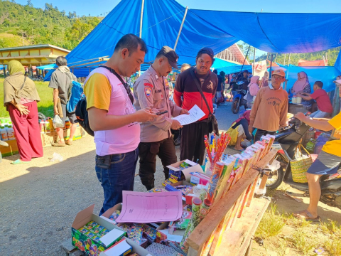 Ops Pekat Nala, Polres Kaur Lakukan Pengecekan dan Monitoring Peredaran Kembang Api Diwilkum  