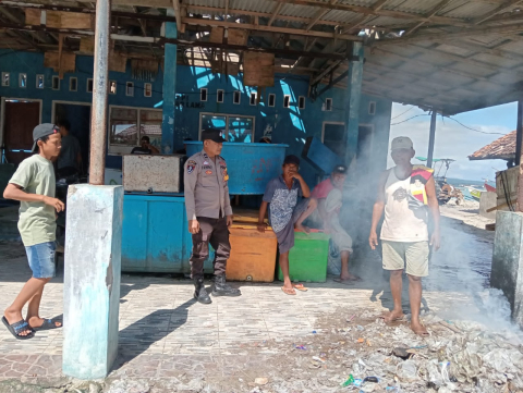 Patroli KRYD, Personel Polsek Kaur Selatan Sambangi TPI dan Pemukiman Penduduk