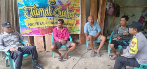 Bersama Desa Ulak Bandung, Bhabinkamtibmas Polsek Muara Sahung Jumat Curhat Bahas Terkait Kamtibmas 