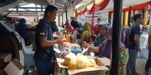 Polsek Mukomuko Selatan Monitoring dan Laksankan Pengamanan Giat Pasar Murah 