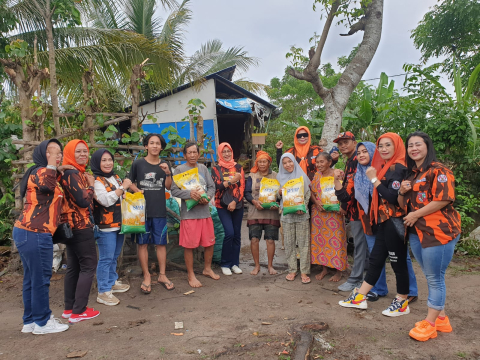 Ramadan Berkah, Pemuda Pancasila  Berbagi Ratusan Karung Beras ke Warga Kurang Mampu di Kota Bengkulu