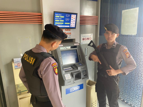 Pengamanan Objek Vital, Personel Polres Kaur Patroli Cek ATM 