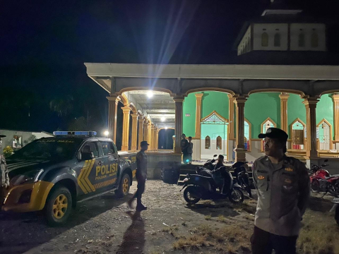 Polsek Nasal Patroli Pengamanan Ibadah Tarawih di Masjid 
