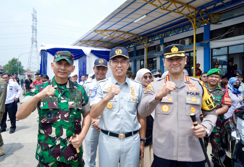 Turut Serta Lepas Peserta Mudik Gratis Kemenhub, Direktur Keuangan Jasa Raharja Imbau Masyarakat Tertib Berkendara di Kampung Halaman