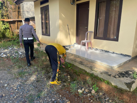 Jaga Kebersihan Mako, Polsek Ketahun Laksanakan Kurve Bersama Personel
