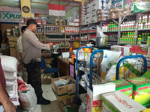 Pantau  Stok dan  Harga Sembako, Bhabinkamtibmas Sambang ke Pasar Kutau  Medan 