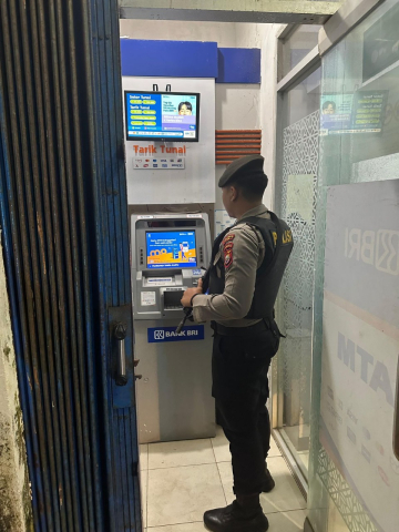 Patroli, Personel Sat Samapta Polres Kaur Lakukan Pengecekan Obyek Vital 