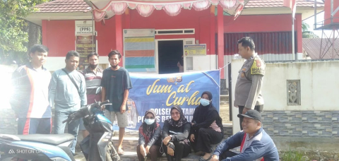 Jumat Curhat, Bhabinkamtibmas Polsek Ketahun Jalin Komunikasi Dengan Warga