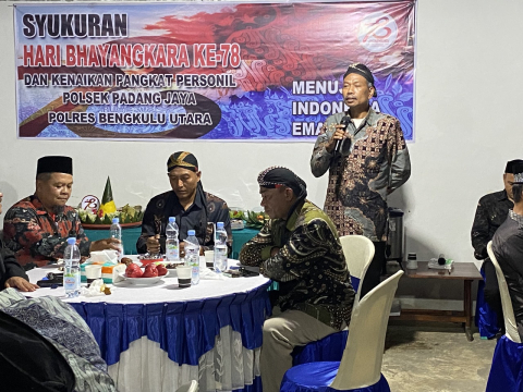 Kapolsek Padang Jaya Gelar Syukuran Hari Bhayangkara Ke-78 dan Kenaikan Pangkat Personel Polsek Padang Jaya