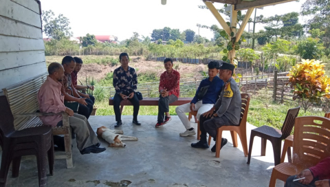 Minggu Kasih, Polsek Kaur Selatan bersama Jemaat Pospel HKBP Desa Padang Petron