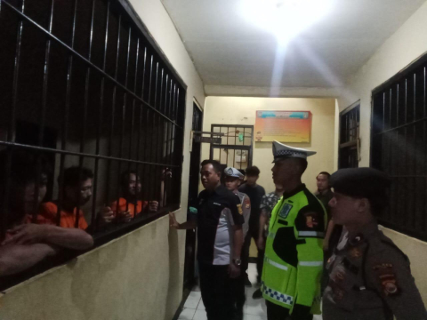 Piket Pawas dan Piket Jaga Serta piket Fungsi Cek Ruang Tahanan Polres Kaur