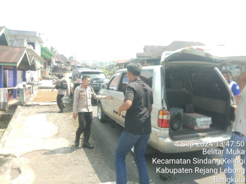 Alami Kerusakan, Polsek Sindang Kelingi Berikan Pengawalan Terhadap Kendaraan BRI 