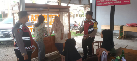 Tampung Aspirasi dan Informasi dari Warga, Polsek Seluma Timur Gelar Kegiatan Jumat Curhat di Kelurahan Pasar Tais