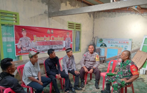 Polsek Sindang Kelingi Gelar Jumat Curhat Sampaikan Imbauan Jaga Keamanan 