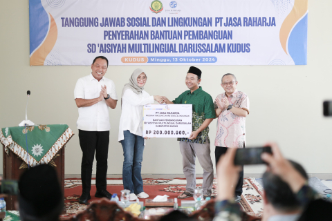 Dukung Pembangunan Bangsa, Jasa Raharja Serahkan Bantuan untuk Pembangunan SD Aisyiyah Multilingual Darussalam Kudus