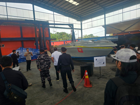 Dirkrimsus Polda Kepri Hadiri Kegiatan Konfrensi Pers Penyelundupan Benih Bening Lobster Sebanyak 237.305 Benih Bening Lobster Senilai 23,6 Miliar Rupiah
