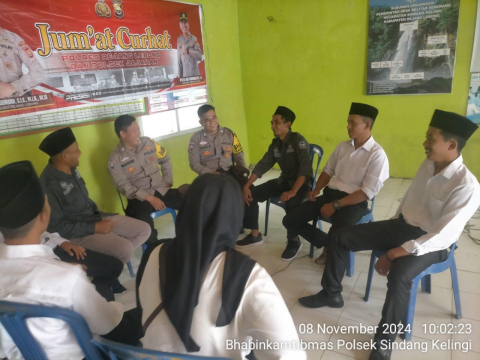 Polsek Sindang Kelingi Gelar Jumat Curhat Bersama Warga untuk Tingkatkan Keamanan dan Kamtibmas
