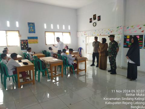 Polsek Sindang Kelingi Laksanakan Kegiatan Police Go to School di SDIT 03 Rejang Lebong