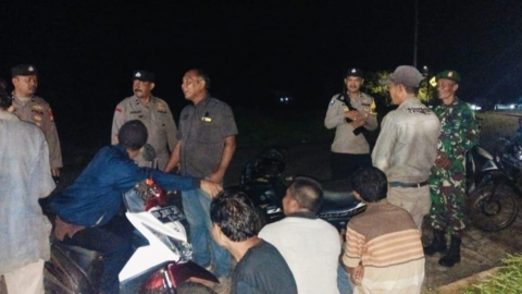 TNI-Polri Tingkatkan Sinergitas, Polsek Sukaraja dan Koramil 0425-03 Air Periukan Gelar Patroli Gabungan