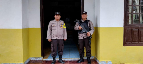 Polsek Padang Ulak Tanding Amankan Ibadah di Gereja GKII Desa Kasie Kasubun