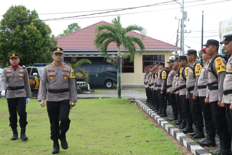 Polres Seluma Laksanakan Apel Pergeseran Personel Pengamanan Tempat Suara Pilkada Serentak 2024