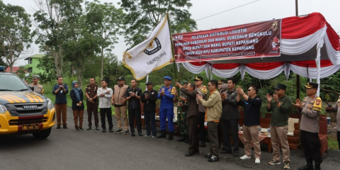 Hadiri Pelepasan Logistik Pilkada, Kapolres Kepahiang Pastikan Kemanan Pergeseran Logistik Pilkada Dari Gudang KPU Hingga Ke TPS