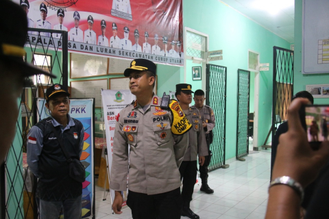 Pastikan Distribusi Logistik Pilkada 2024 Aman, Kapolres Rejang Lebong Dan Pamatwil Cek Pengamanan Gudang PPK Dan PPS