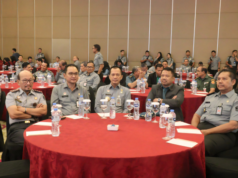 Kakanwil Kemenkumham Bengkulu Santosa Hadiri Seminar Bersama Imigrasi Dengan Tema Mewujudkan Cara Pandang Keimigrasian Strategis dalam Menyongsong Indonesia Ema 