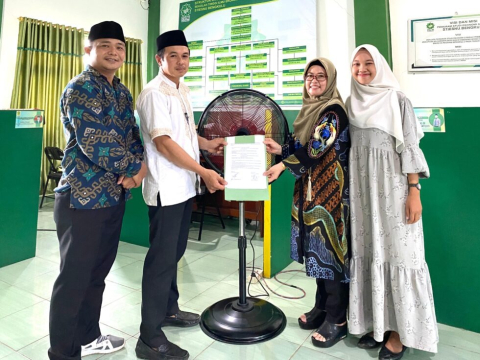 PW Fatayat NU Bengkulu Berikan Hibah Sarana Prasarana untuk Pengembangan STIESNU Bengkulu
