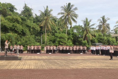 Kapolda Bengkulu Pimpin Apel Pagi, Ingatkan Personel Jaga Kesehatan dan Waspadai Situasi Pasca Pemungutan Suara